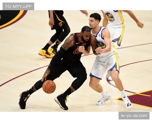 老鹰队火力全开，强势进攻引领比赛走向