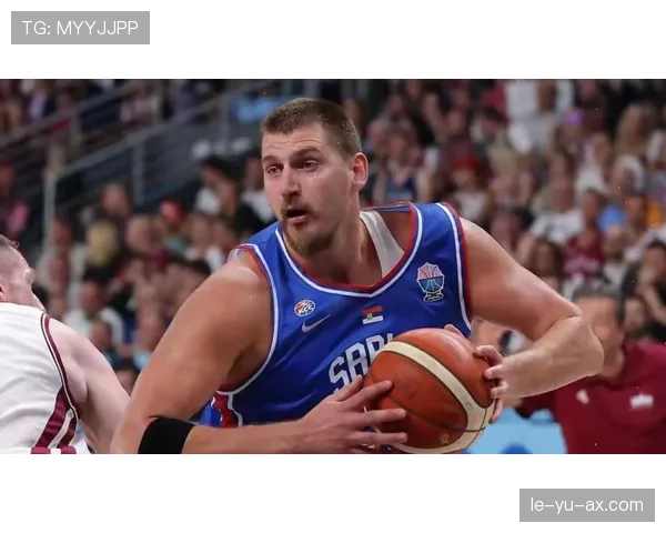 张伯伦篮下单打效率压制约基奇的组织内线